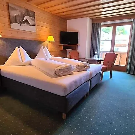 Hotel Cresta 3*