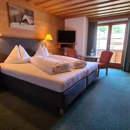 Hotel Cresta 3*