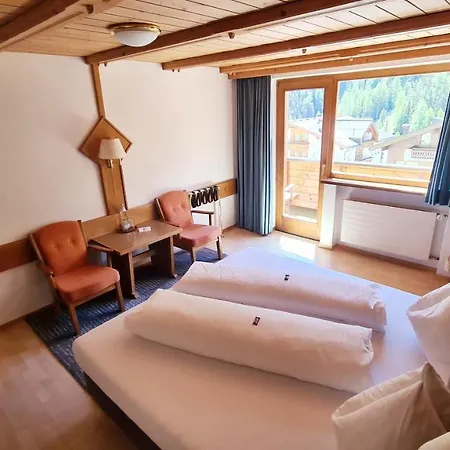 Cresta Hotel 3*